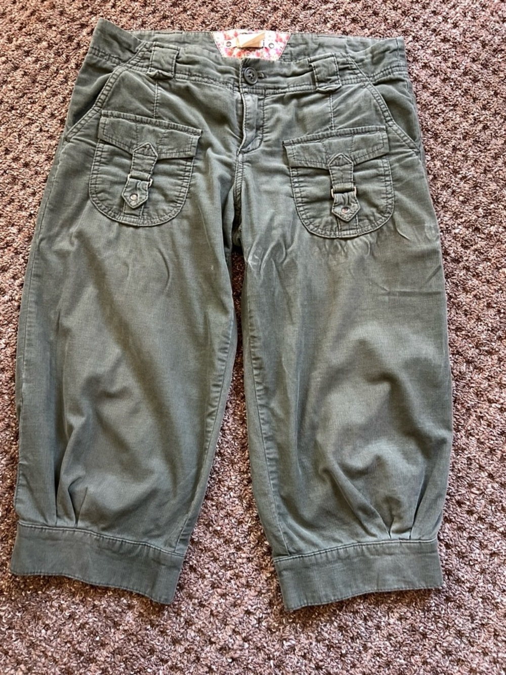 Anthropologie hei hei Olive Green Cropped Cargo Capris size 4